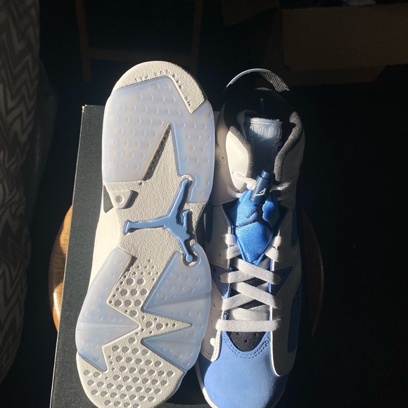 Jordan 6 Retro UNC GS size 6.5Y - Picture 3 of 4